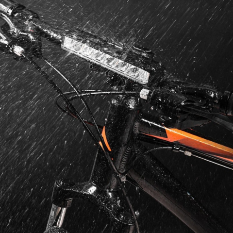 自転車用ハンドルライト - 充電式で防水 