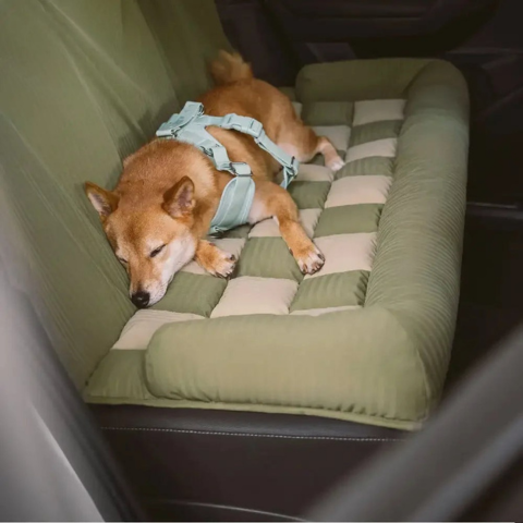 Siège Auto Arrière Pour Chien – Installation Facile Et Stabilité