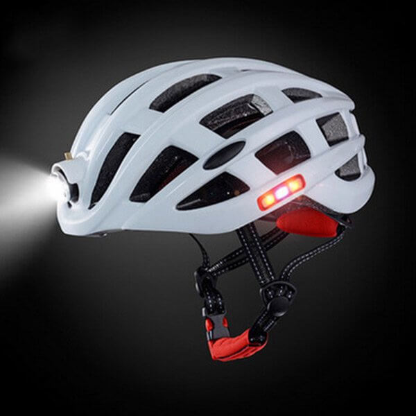 Intelligenter Fahrradhelm mit LED-Licht — Maximale Sicherheit und Sichtbarkeit 